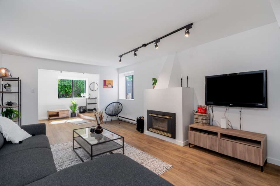 Large, Kitsilano Garden Suite near the Beach